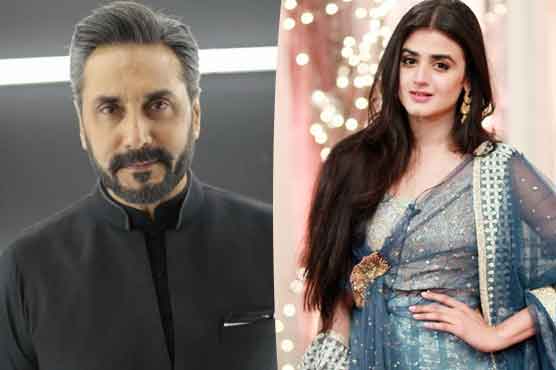 Sharing is caring: Adnan Siddiqui caught taking hand-sanitizer from Hira Mani
