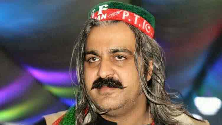 CM Gandapur denies Bushra Bibi's claims of being 'left alone' at D-Chowk