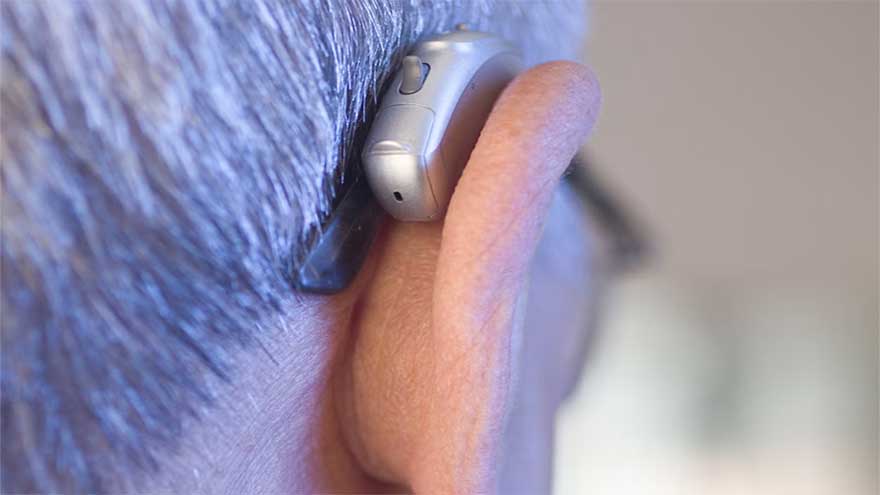 AI-powered glasses give wearers 'superpower' hearing