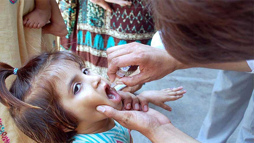 Sindh kicks off drive for immunising 1.5m unvaccinated children
