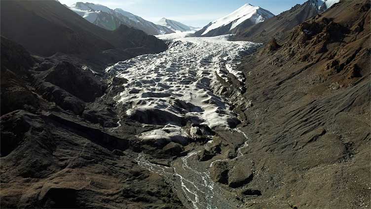 China's glacier area shrinks by 26% over six decades