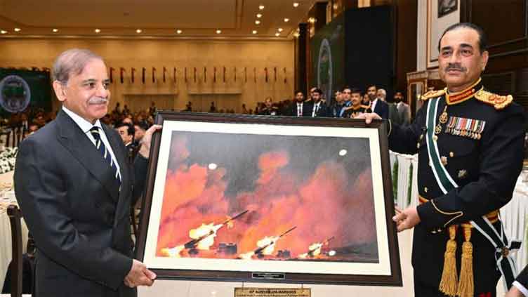 Field Marshal Asim Munir fetes political leaders over sagacious decisions in 'Battle of Truth'