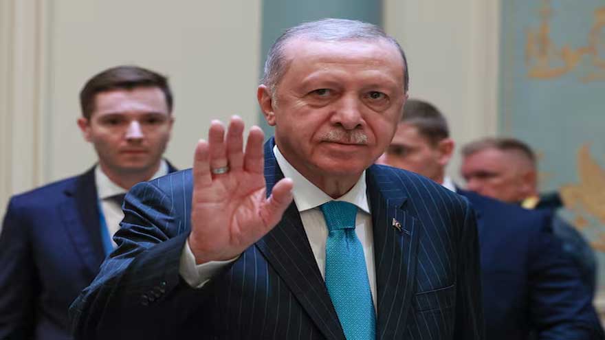 Turkey's Erdogan tells Iran's Pazeshkian that continuing nuclear talks useful
