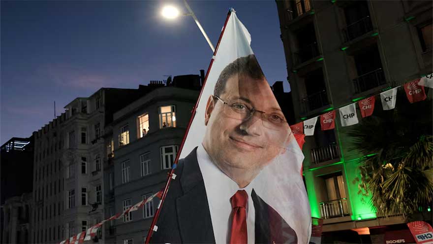 Turkish authorities order new detentions of opposition officials