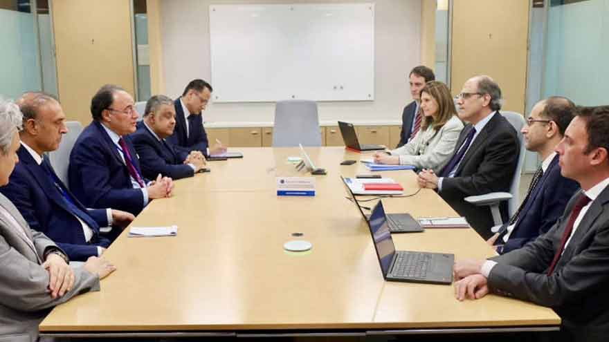 Aurangzeb holds key meetings in Washington, agrees to promote trade and investment