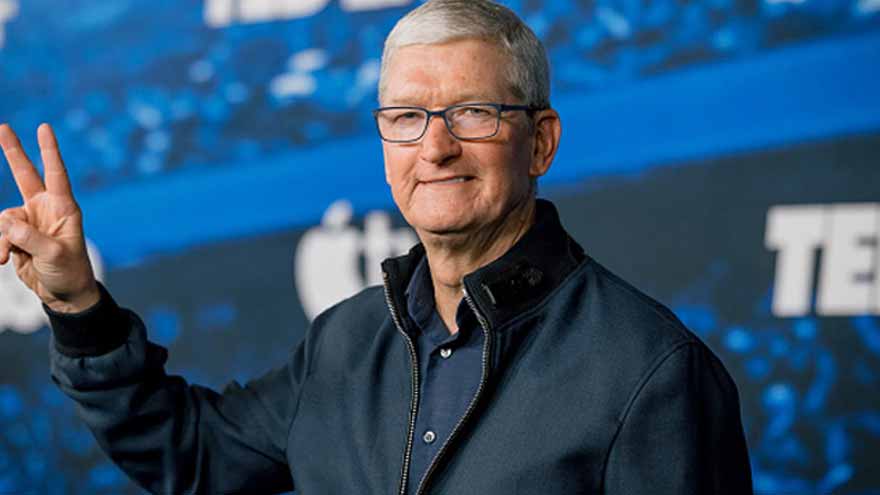 Tim Cook to step down as Apple names new CEO