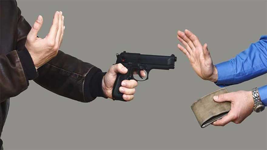 Armed robbers snatch mobile phones, cash from citizens in Karachi