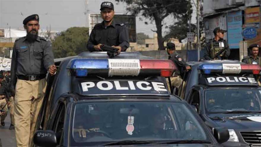 10 robbers injured, nabbed after 'encounters' in Karachi