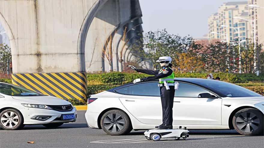 Robots could soon fight criminals, say scientists
