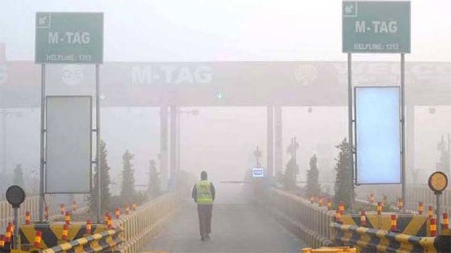 Dense fog forces closure of motorway sections in Punjab