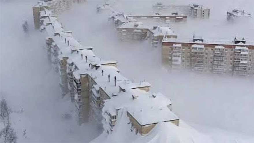 Two men killed as devastating snowstorm wreaks havoc in Russia's eastern region of Kamchatka