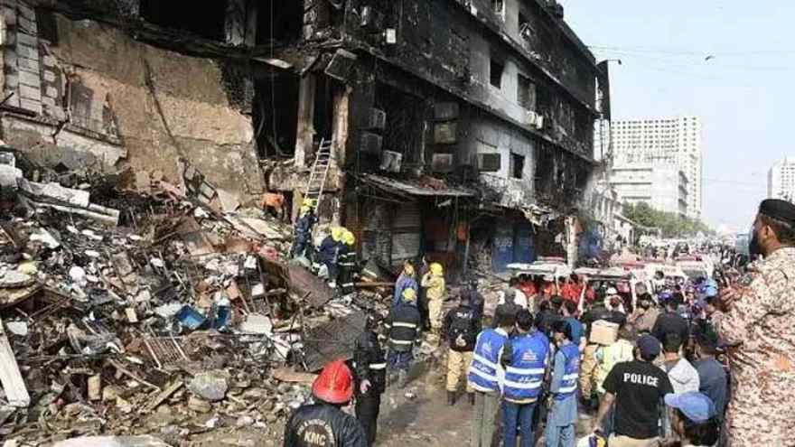 Karachi's Gul Plaza fire: 67 killed, 77 missing; DC South rules out short circuit