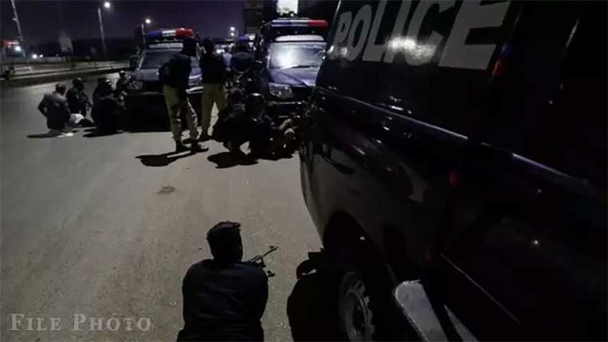 Suspected dacoit injured, arrested after 'encounter'