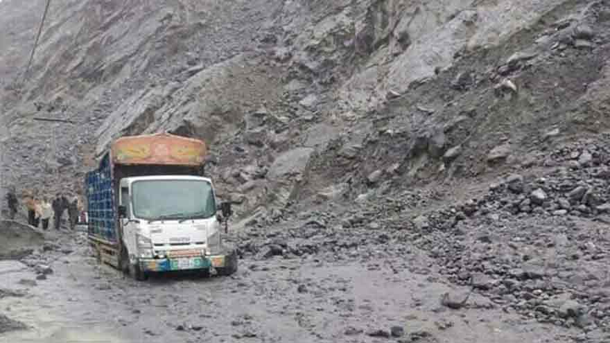 Landslide cuts off Gilgit-Baltistan's road connectivity