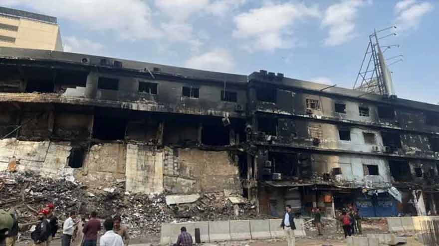 Fire erupts again at Karachi's Gul Plaza months after deadly blaze