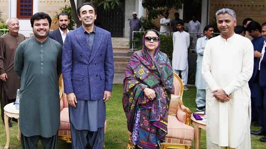 Bilawal Bhutto meets Larkana mayor, reviews city development projects