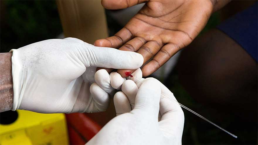 Pakistan expands HIV curbs with syringe ban, screening of deportees