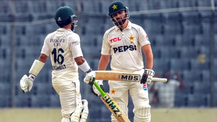 Pakistan collapse for 386 in Dhaka Test as Bangladesh take narrow lead